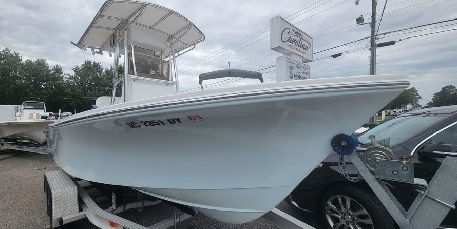 Hydra-sports bay bolt 2000 center console