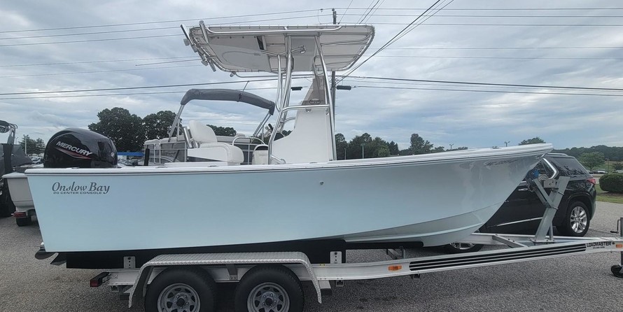 Hydra-sports bay bolt 2000 center console