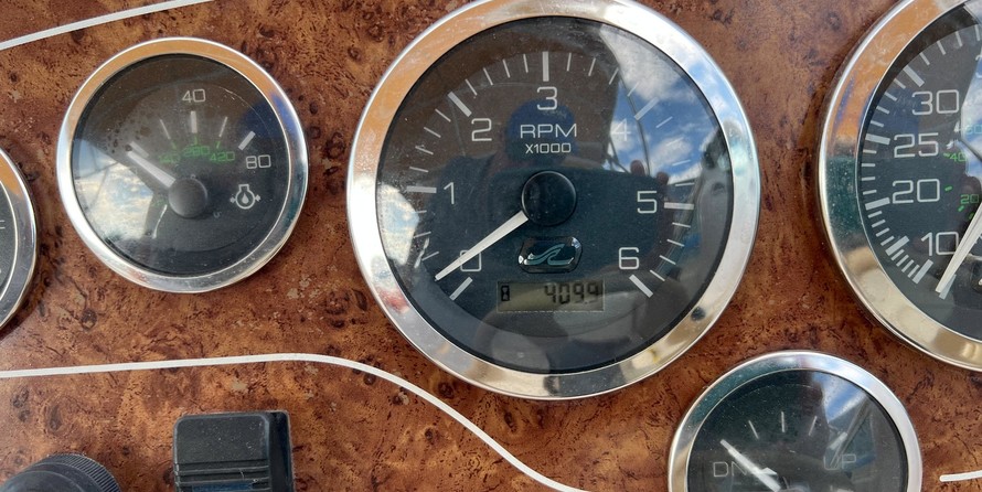 Sea ray 215 express cruiser