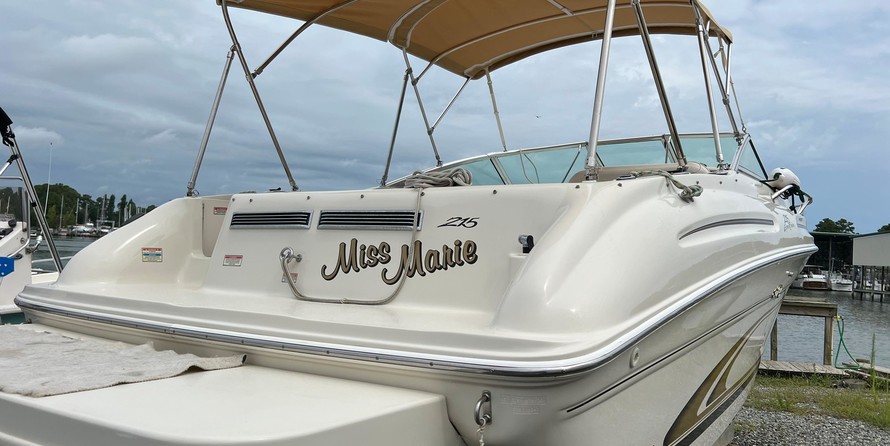 Sea ray 215 express cruiser