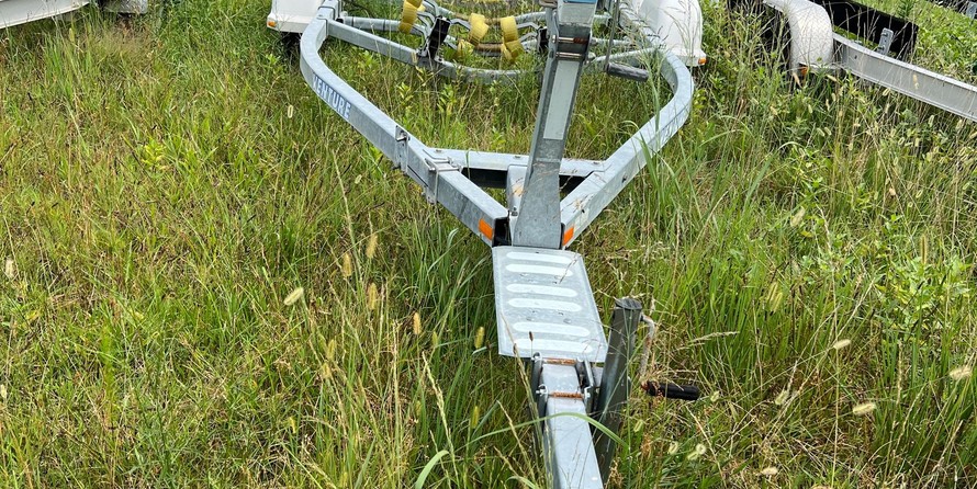 Sea ray 215 express cruiser