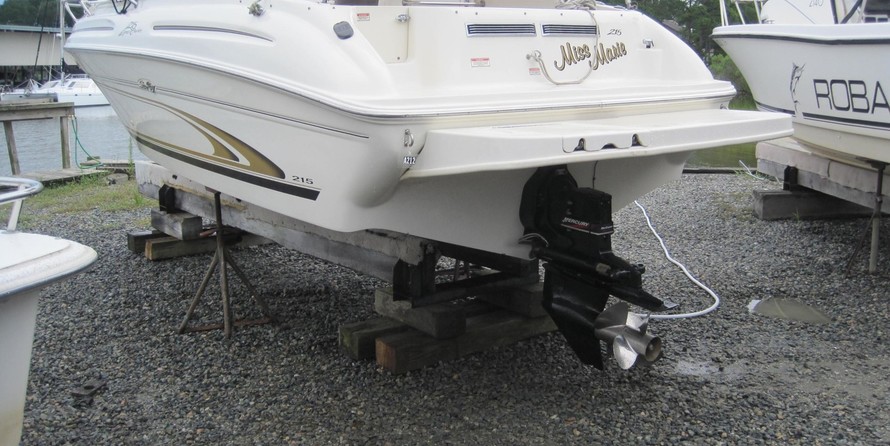 Sea ray 215 express cruiser