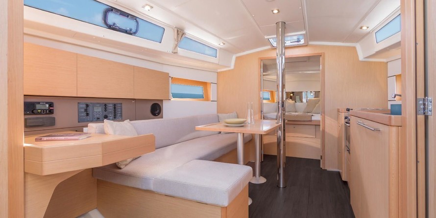 Beneteau Oceanis 38.1