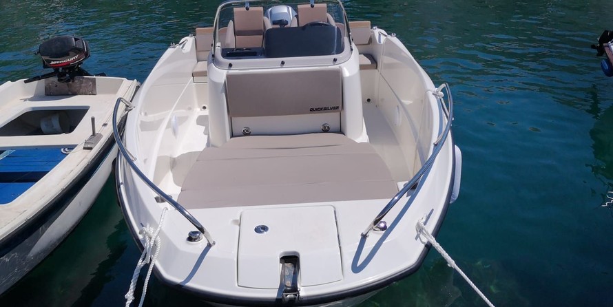 Quicksilver Activ 555 Open