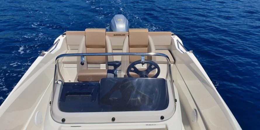 Quicksilver Activ 555 Open