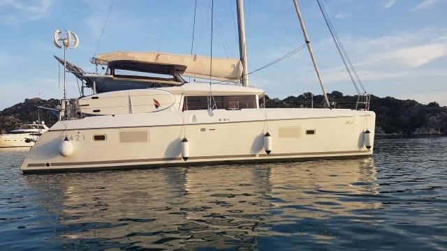 Lagoon 421