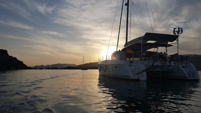 Lagoon 421
