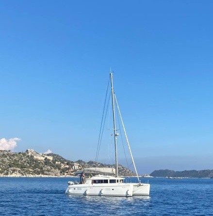 Lagoon 421