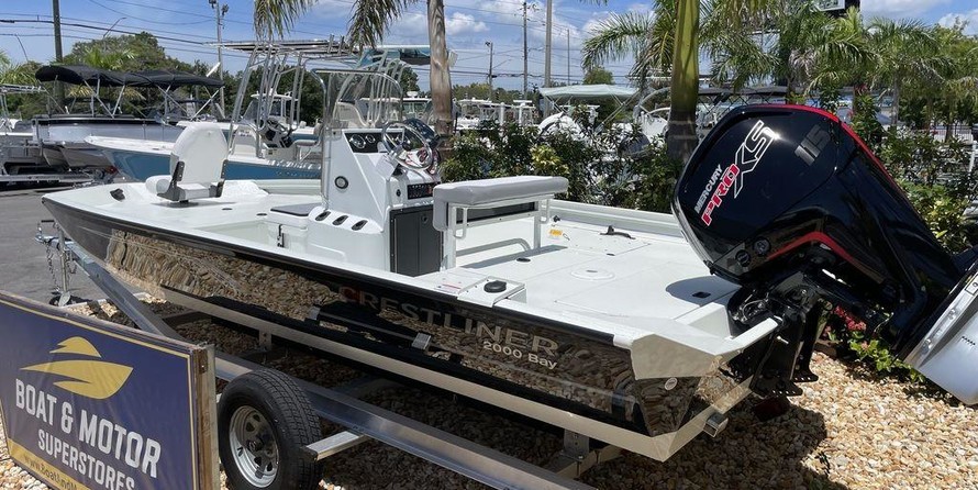 Crestliner 2000 Bay