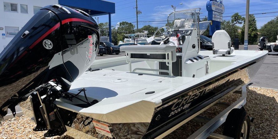 Crestliner 2000 Bay