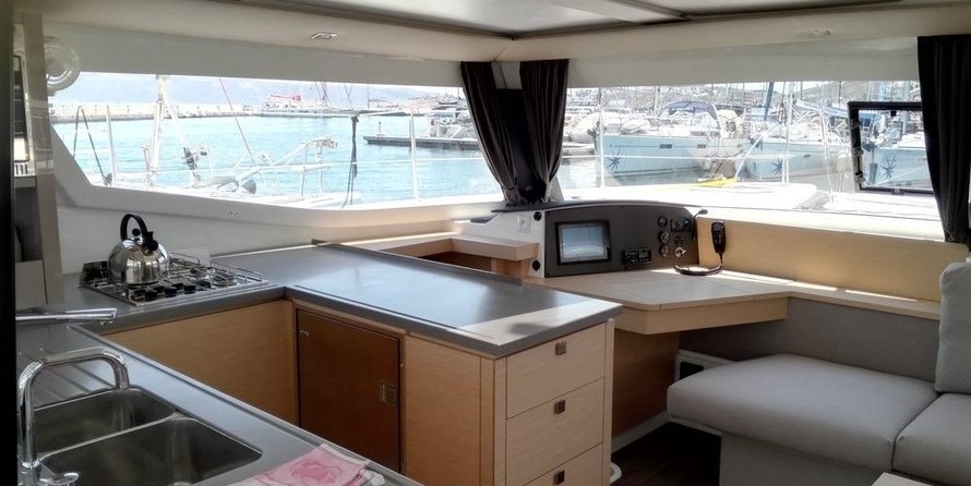 Fountaine Pajot Helia 44