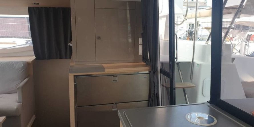 Fountaine Pajot Helia 44