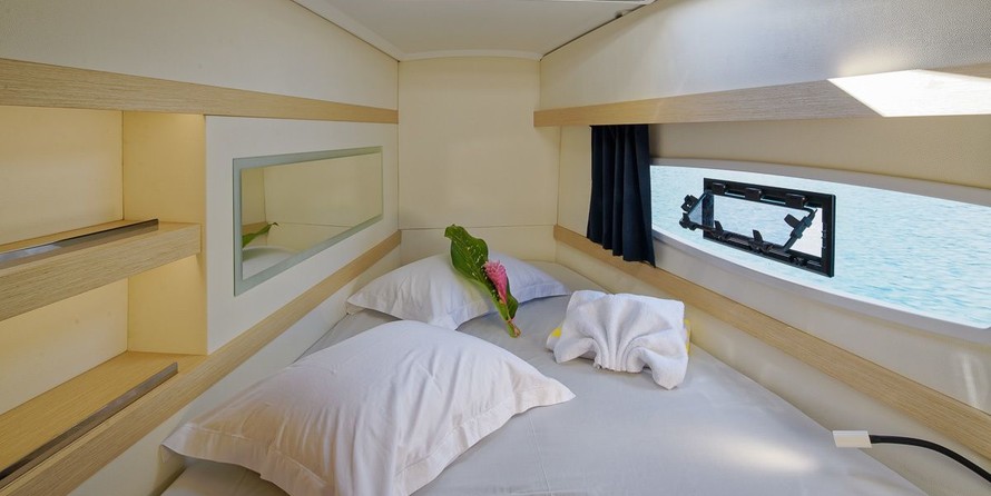 Fountaine Pajot Lucia 40