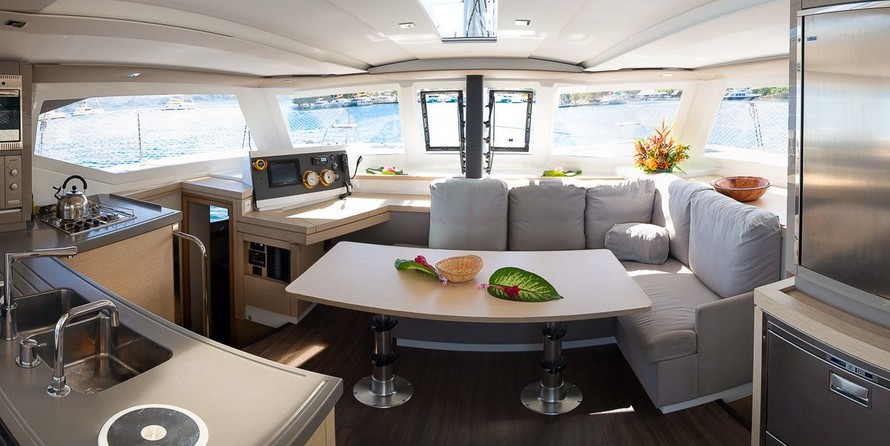 Fountaine Pajot Lucia 40