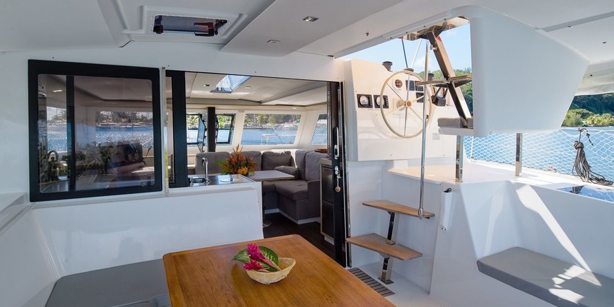 Fountaine Pajot Lucia 40