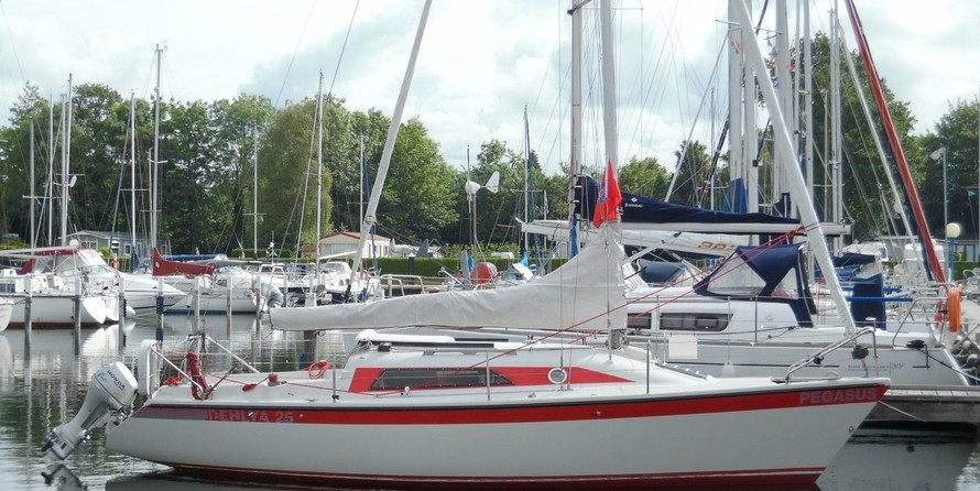 Dehler 25