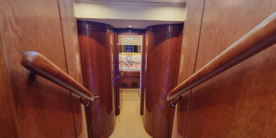 Fairline Squadron 59