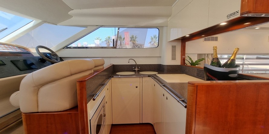 Fairline Squadron 59