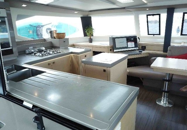 Fountaine Pajot Saona 47