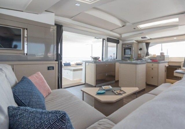 Fountaine Pajot Saona 47
