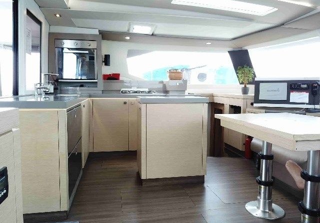 Fountaine Pajot Saona 47
