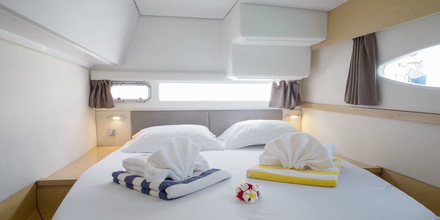 Fountaine Pajot Helia 44