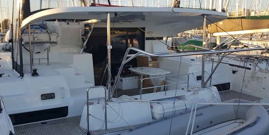 Lagoon 42