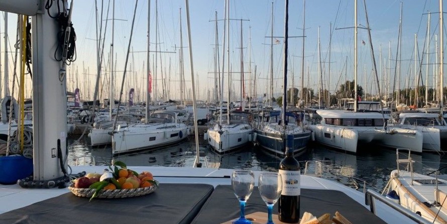 Lagoon 42