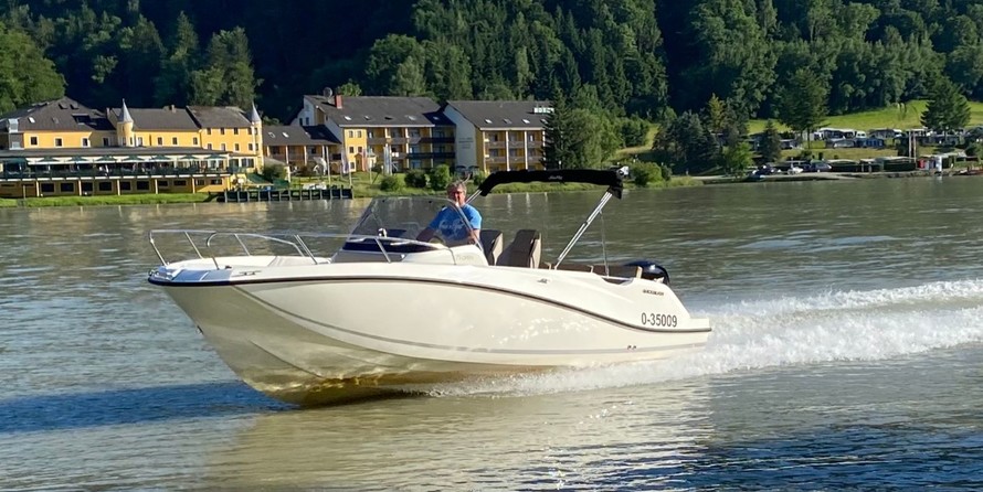 Quicksilver Activ 675 Open