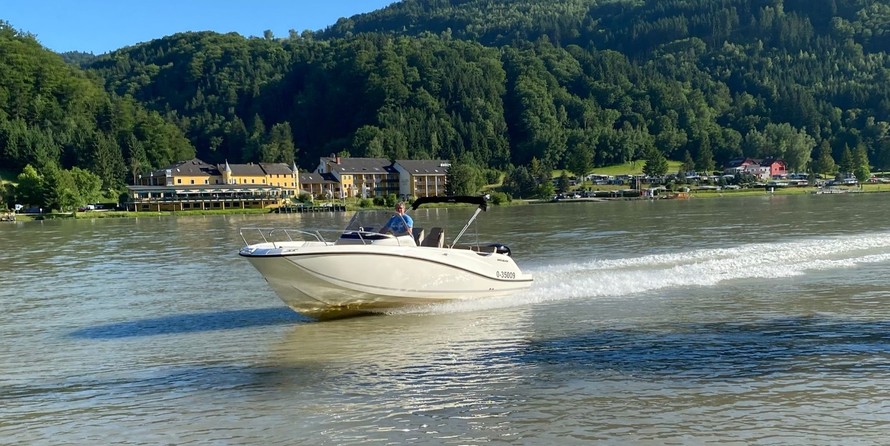 Quicksilver Activ 675 Open