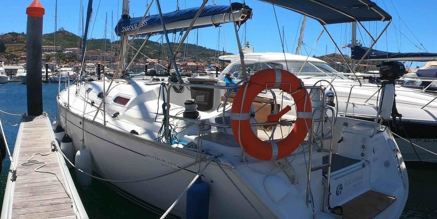 Dufour 385