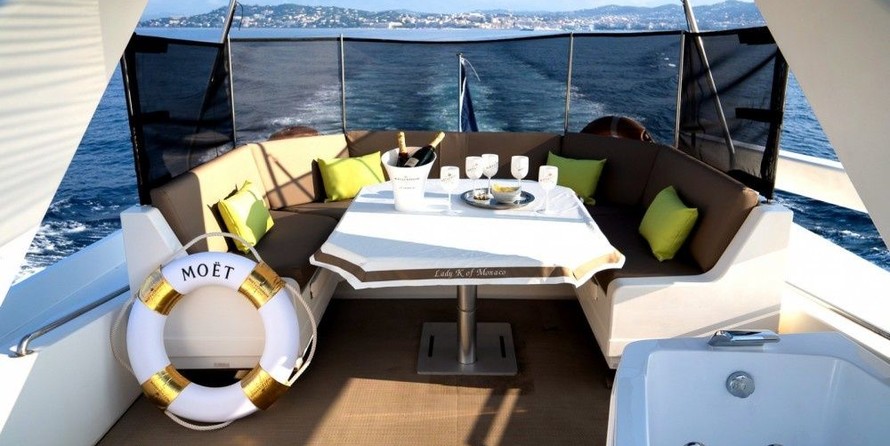Falcon Yachts 80 fly