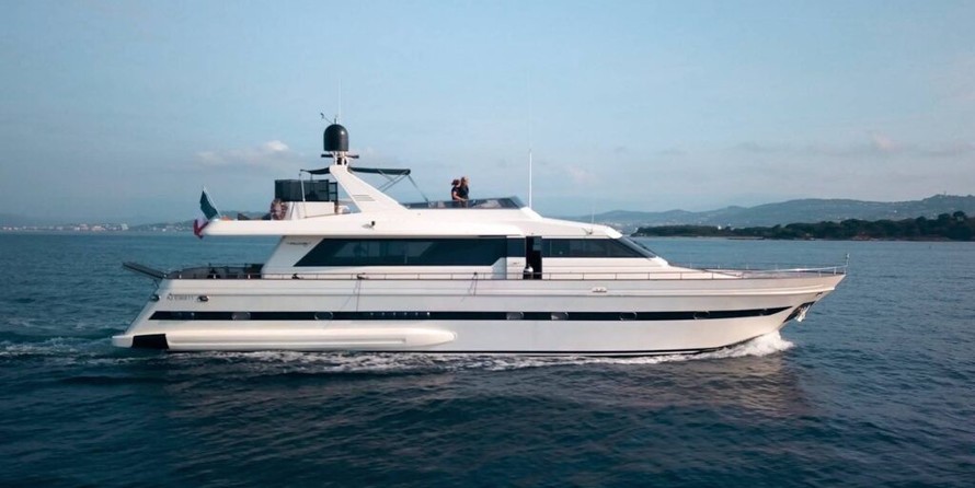 Falcon Yachts 80 fly