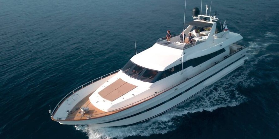 Falcon Yachts 80 fly