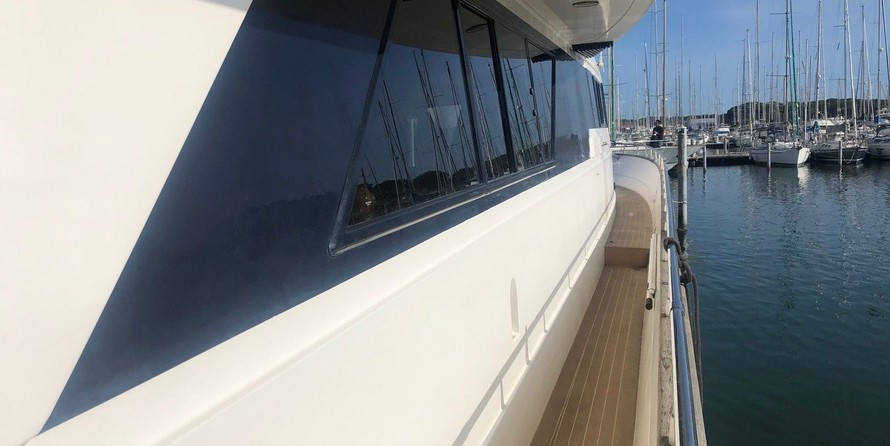 Falcon Yachts 80 fly