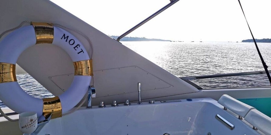 Falcon Yachts 80 fly