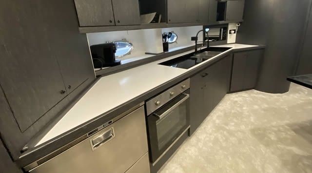 Sunseeker Predator 60