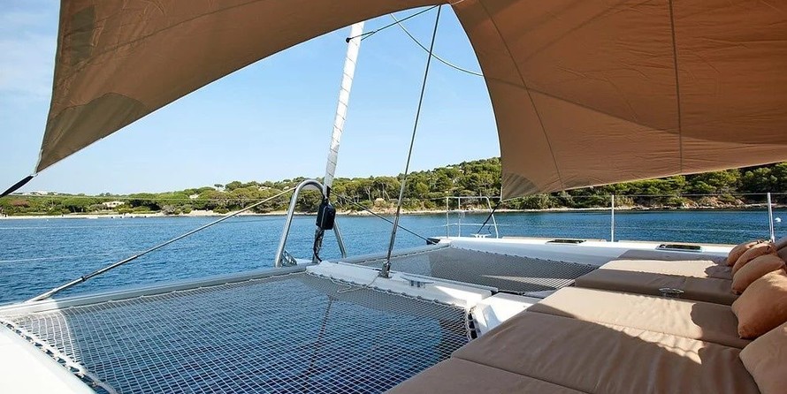 Lagoon 620
