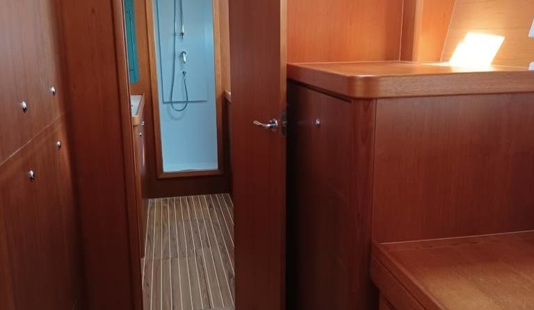 Lagoon 570