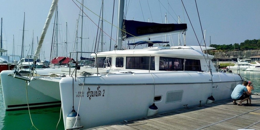 Lagoon 421