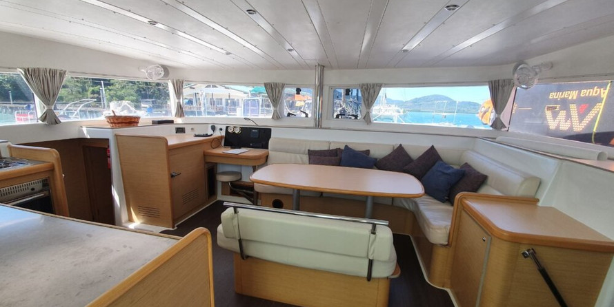 Lagoon 421