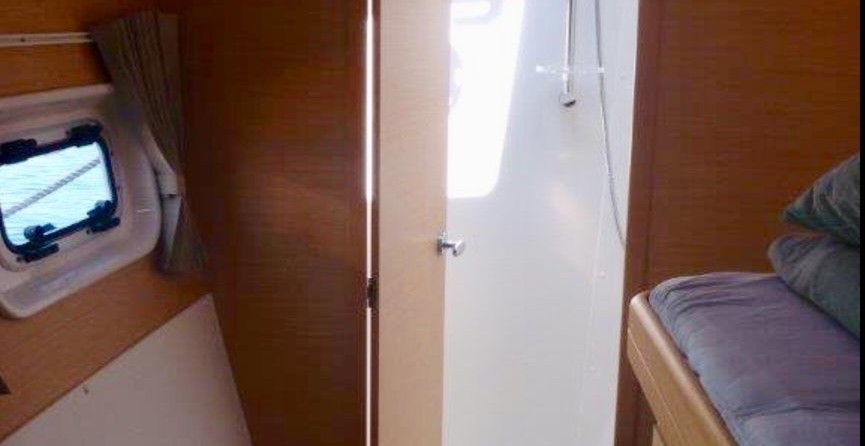 Lagoon 421