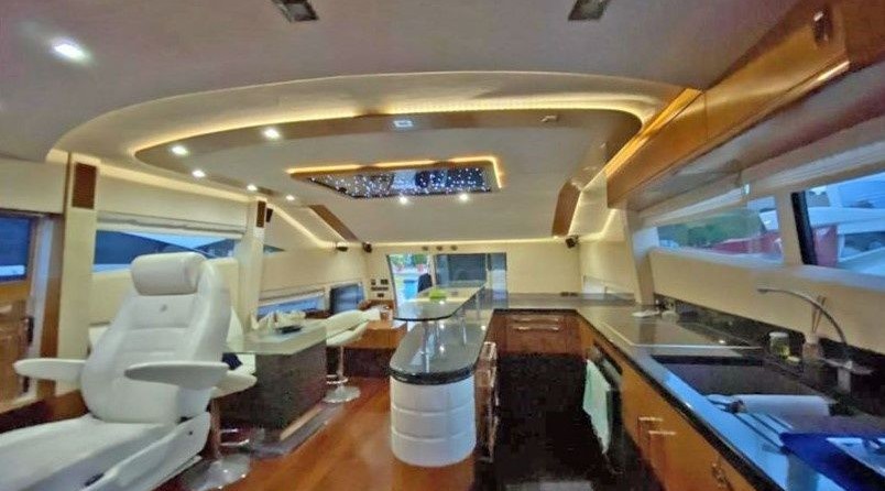 Galeon 640 FLY