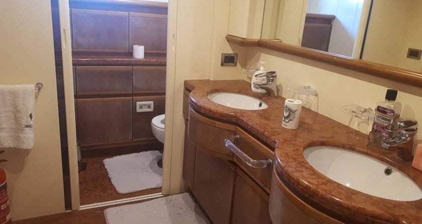 Ferretti 94