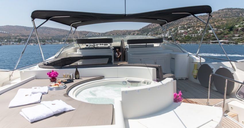 Ferretti 94