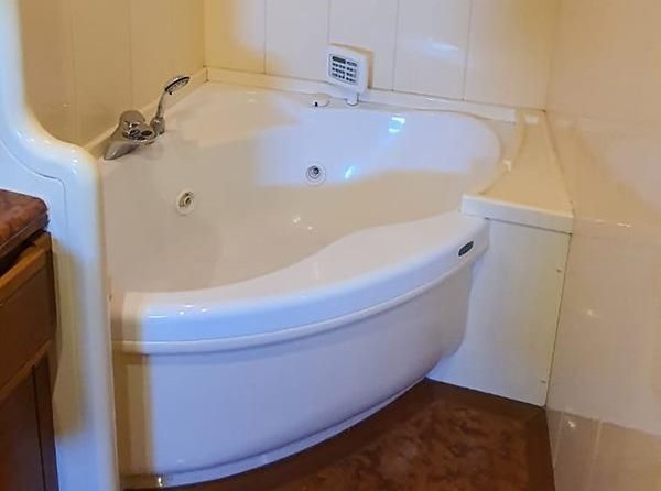 Ferretti 94