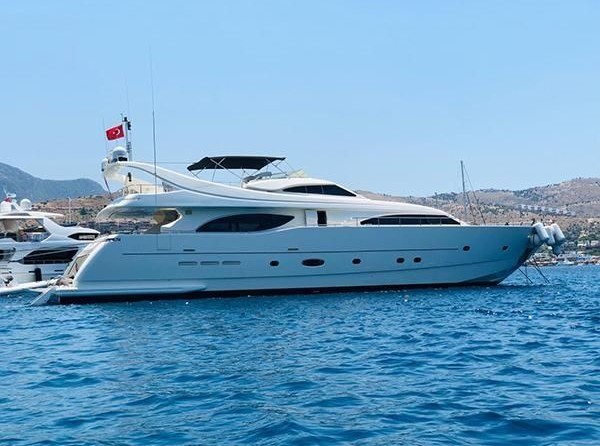 Ferretti 94