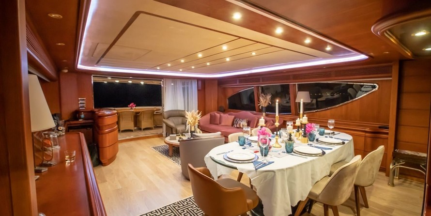 Ferretti 94