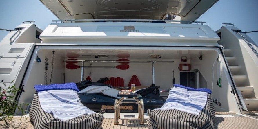 Ferretti 94
