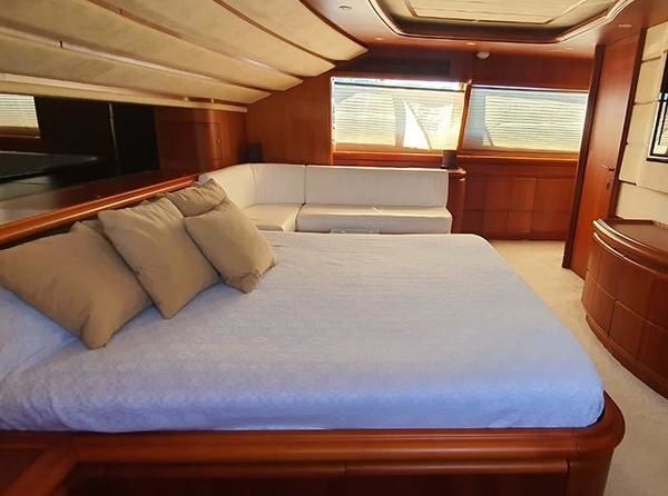 Ferretti 94